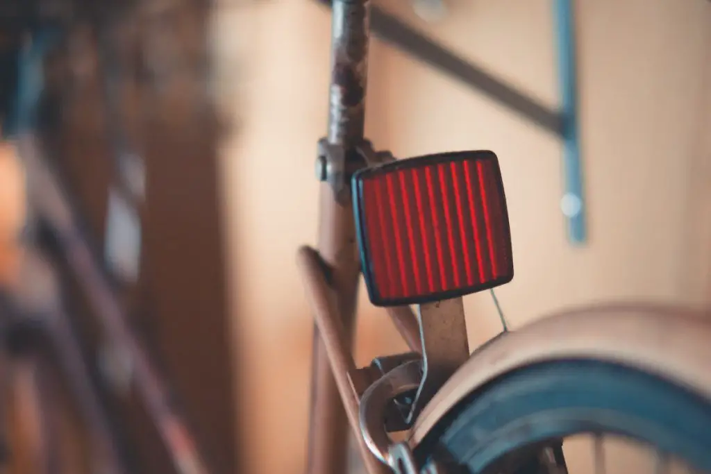 Image of old bicycle reflector. Source: craig adderley, pexels