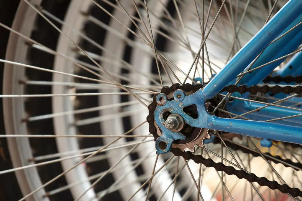Image of used bicycle wheels unsplash